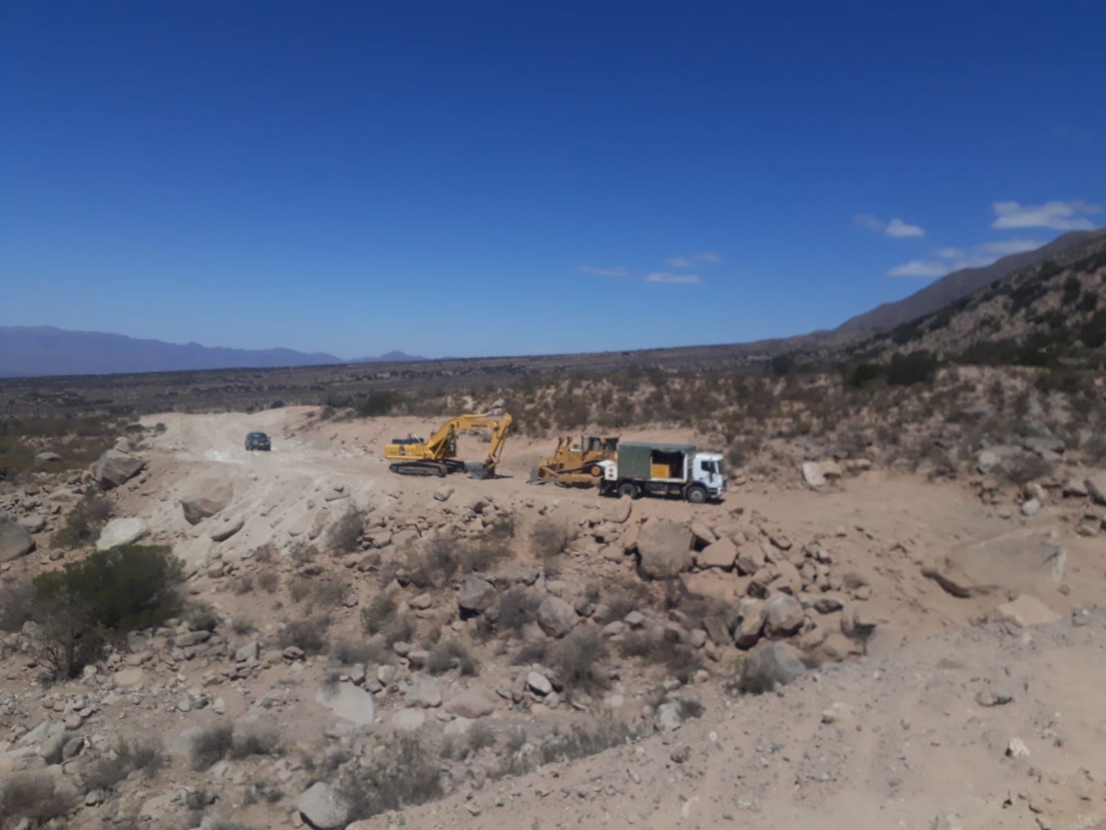 avanza-la-obra-del-camino-a-el-tolar