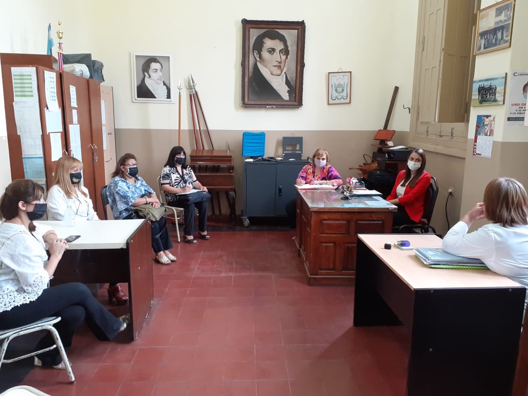 reunion-con-padres-sobre-el-traslado-de-las-escuelas-edja-a-dependencias-educativas-de-la-provincia