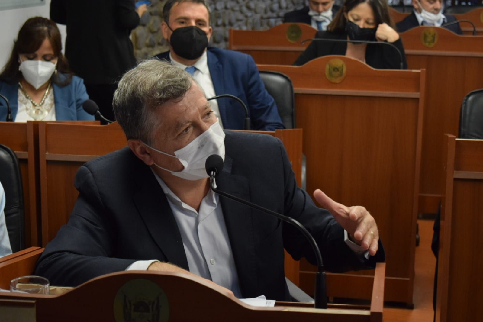 dura-respuesta-del-oficialismo-al-documento-de-la-oposicion-por-adhemar-capital