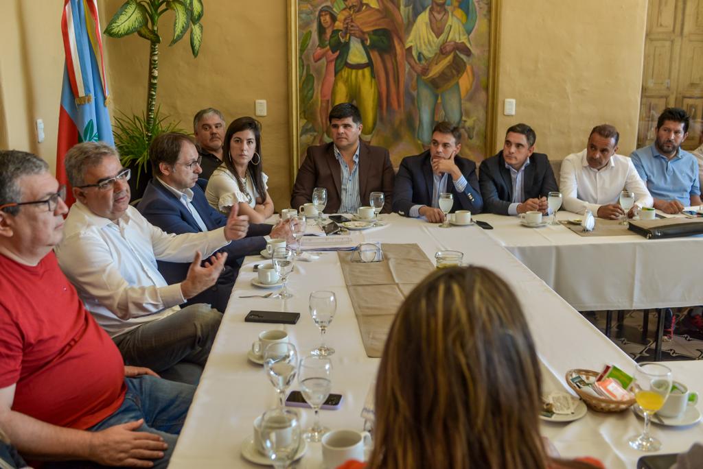 provincia-garantizo-el-pago-de-aguinaldo-a-los-trabajadores-municipales