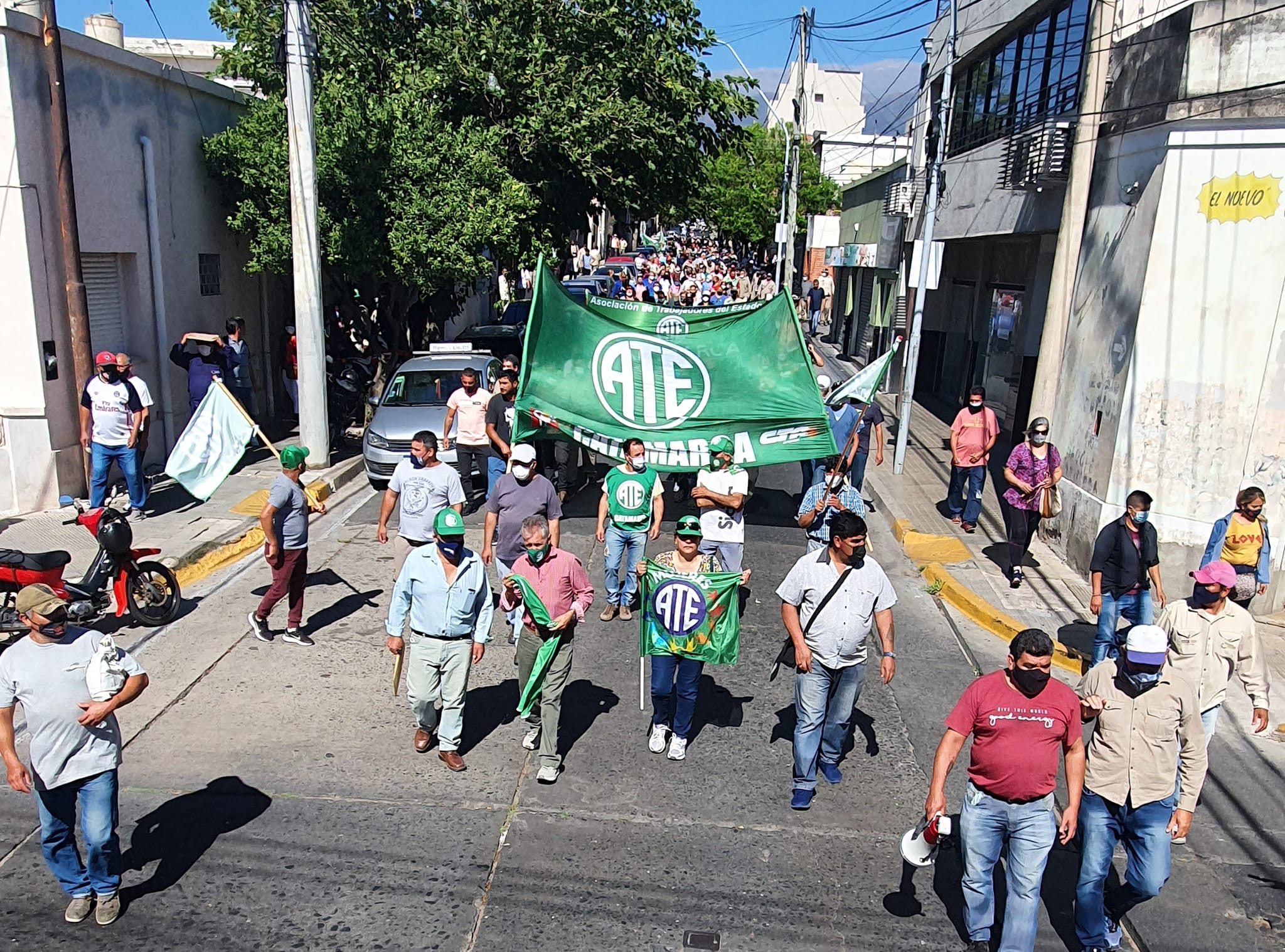 importante-concurrencia-a-la-marcha-de-ate-por-el-bono-de-fin-de-ano