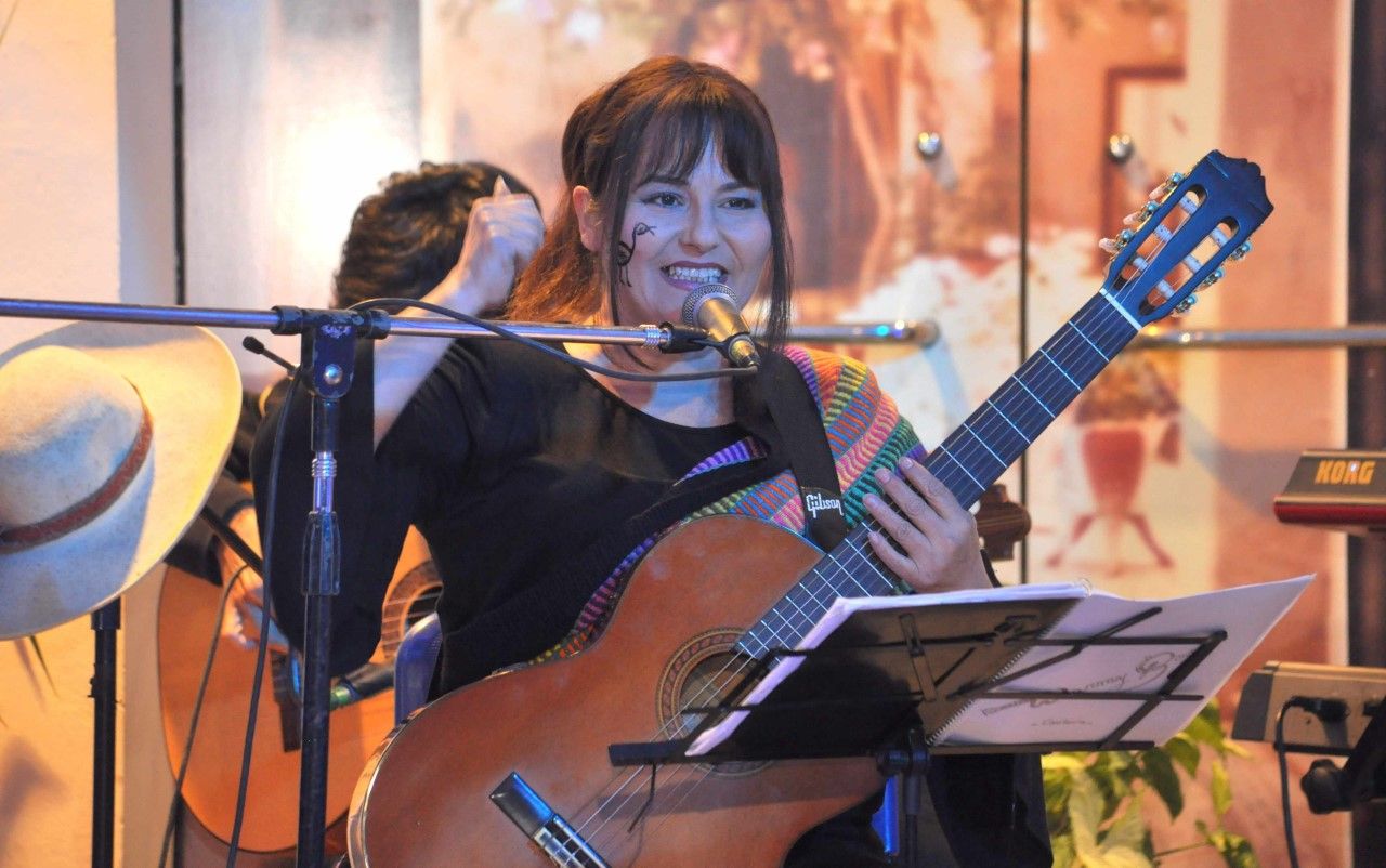 conferencia-sobre-antiguos-cantos-populares-de-catamarca