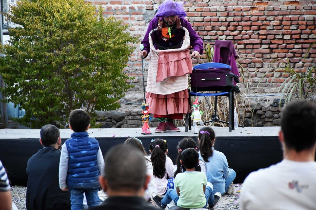 teatrin-viajero-de-gira-por-los-valles-calchaquies